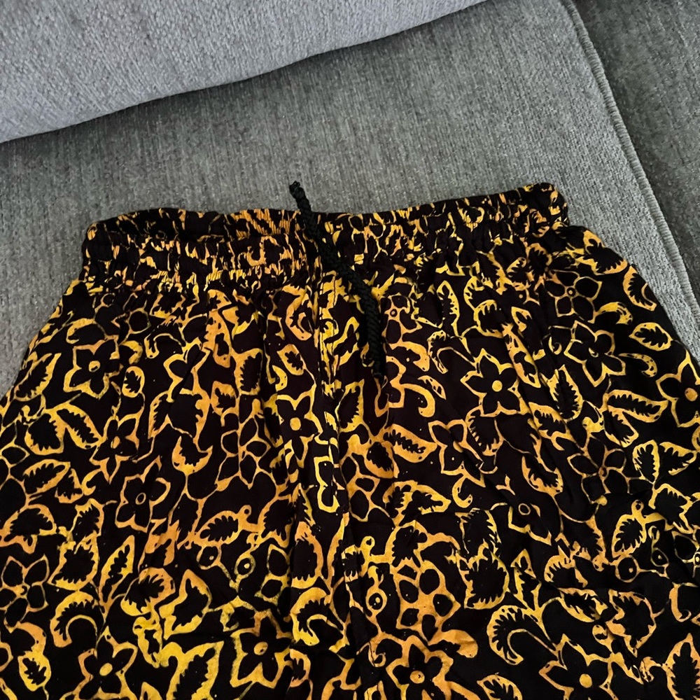Floral Patterned Lounge Pants - Picture 2 of 5